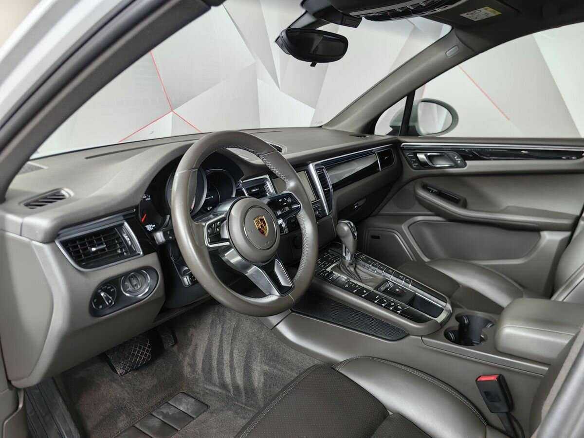 Porsche Macan с пробегом — 2015 год. Фото: #13