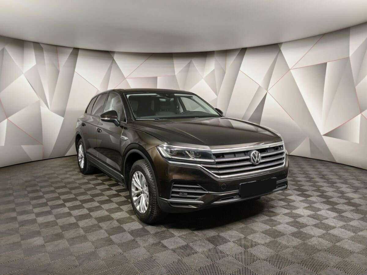 Volkswagen Touareg с пробегом — 2019 год. Фото: #2