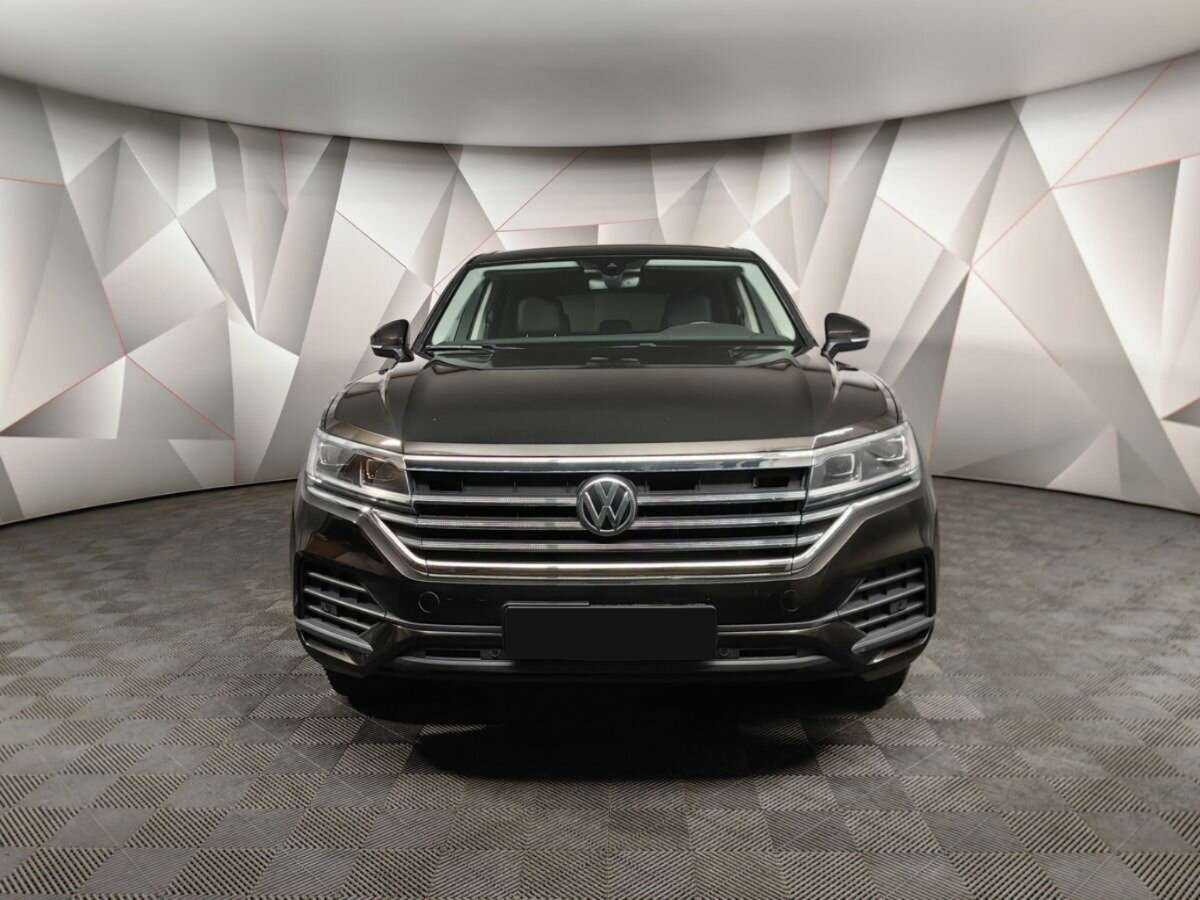 Volkswagen Touareg с пробегом — 2019 год. Фото: #6