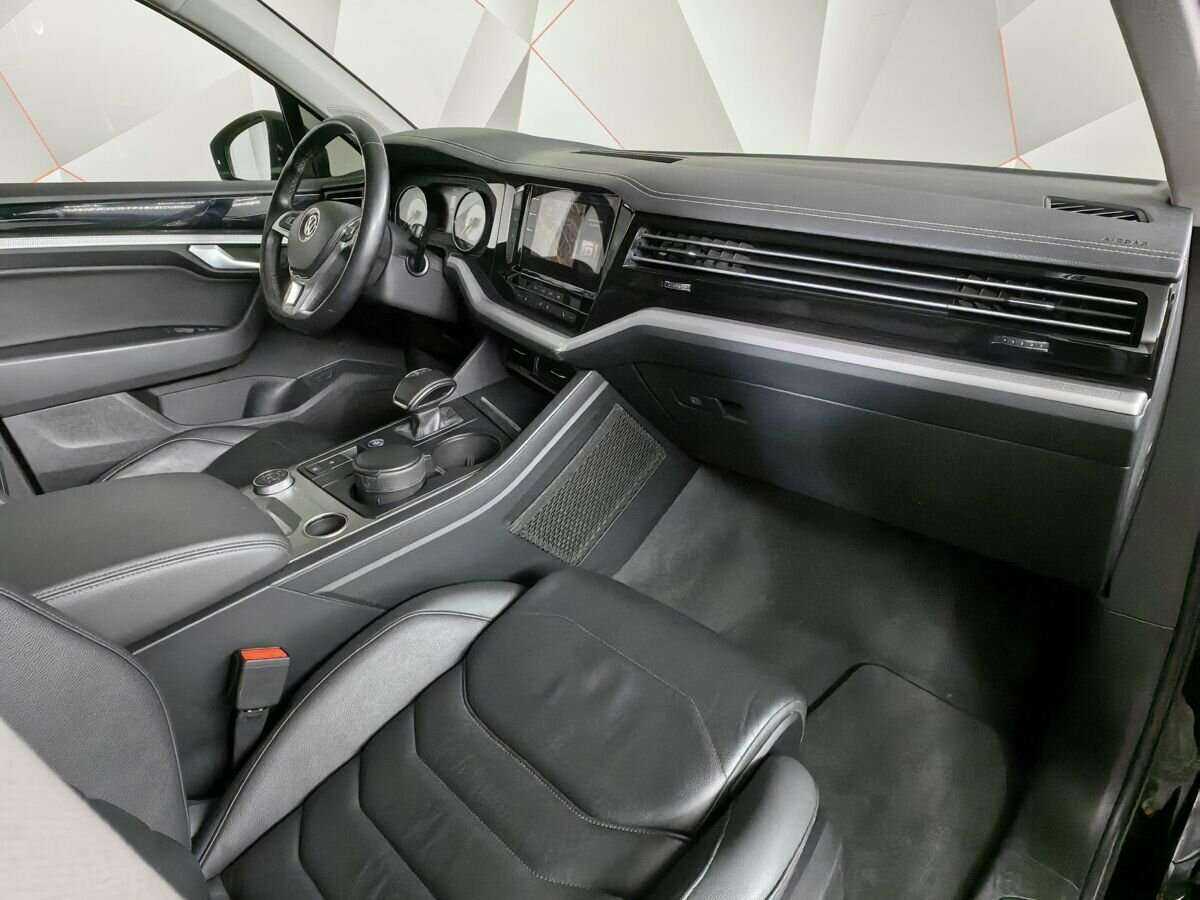 Volkswagen Touareg с пробегом — 2019 год. Фото: #8