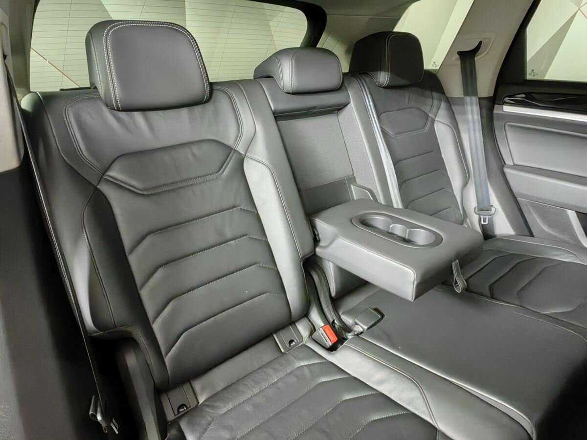 Volkswagen Touareg с пробегом — 2019 год. Фото: #12