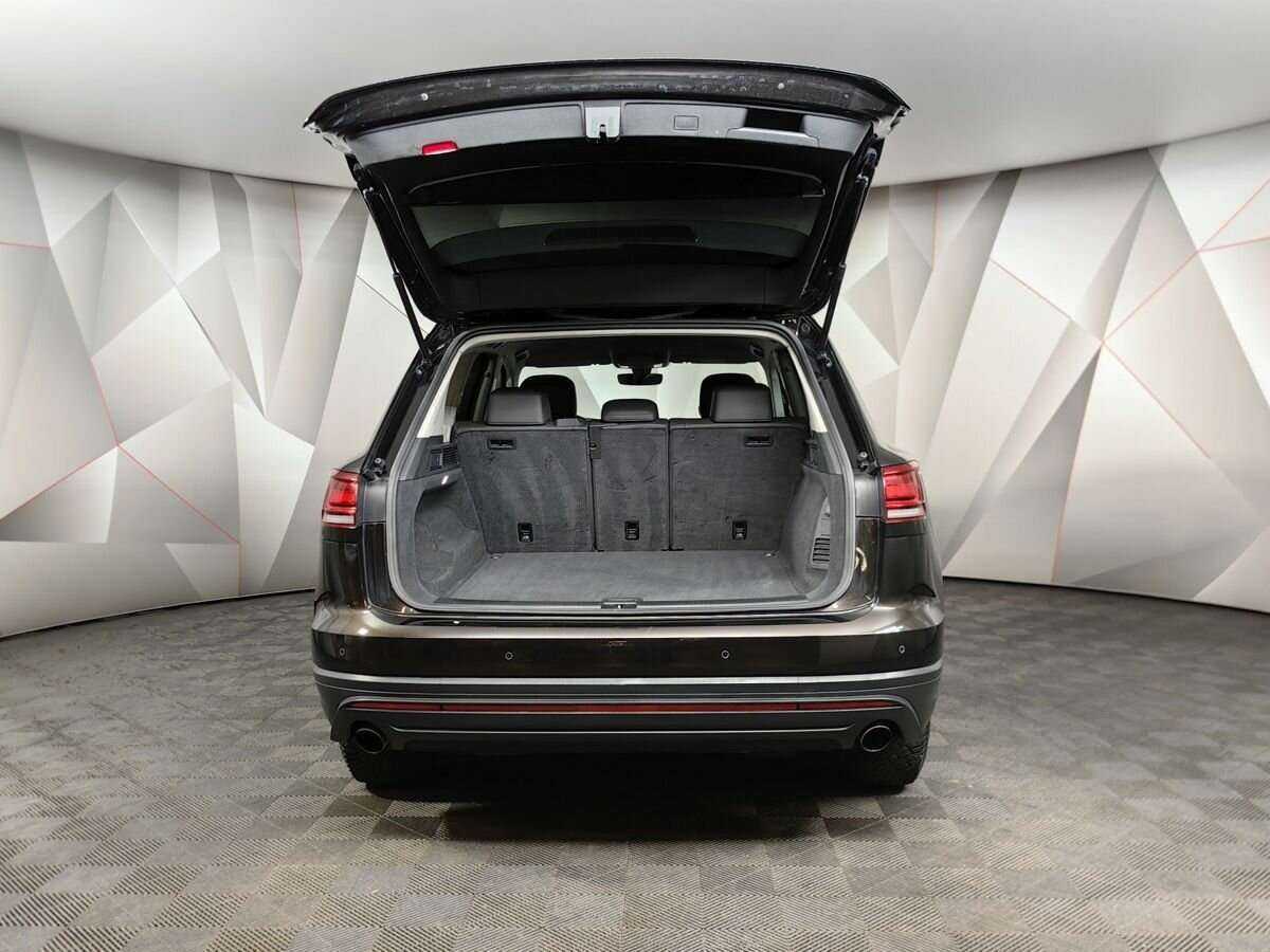Volkswagen Touareg с пробегом — 2019 год. Фото: #18