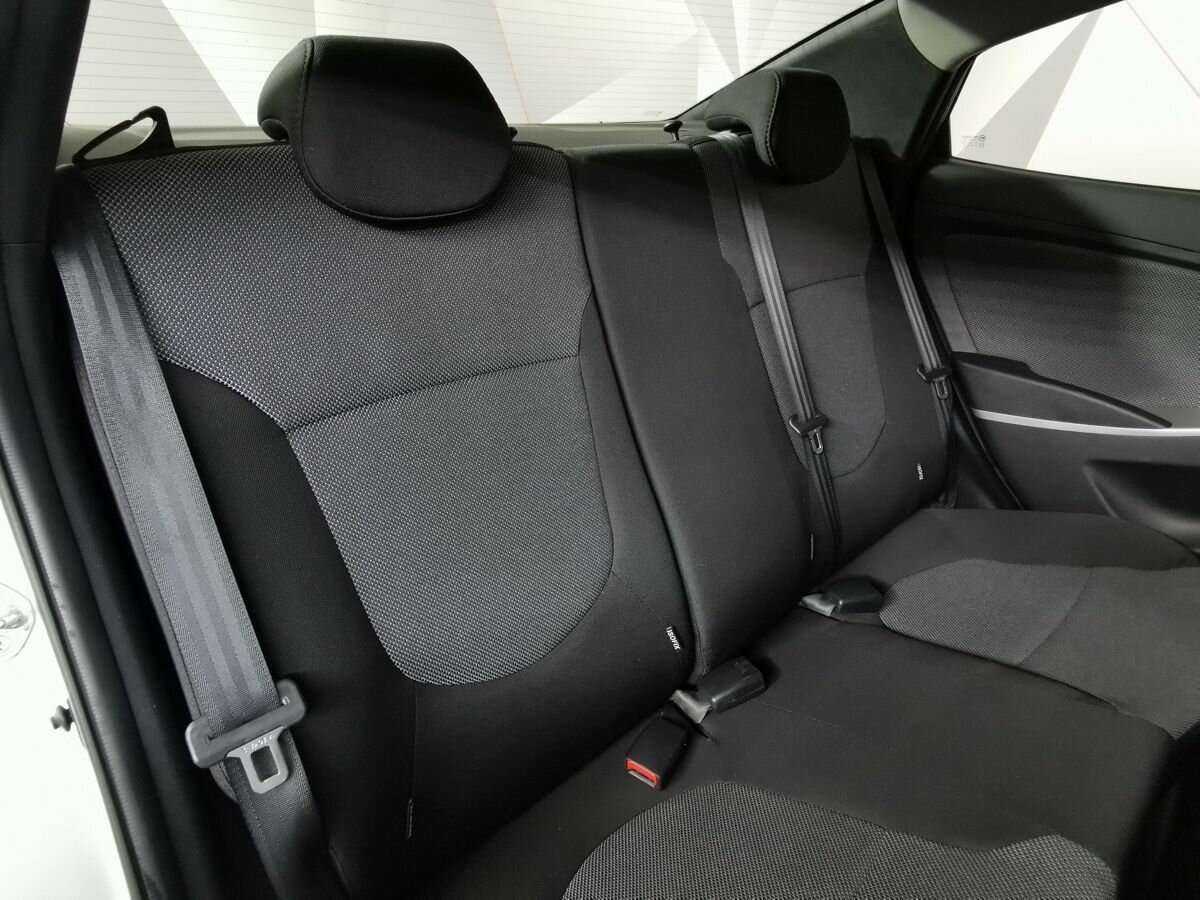 Hyundai Solaris с пробегом — 2014 год. Фото: #12