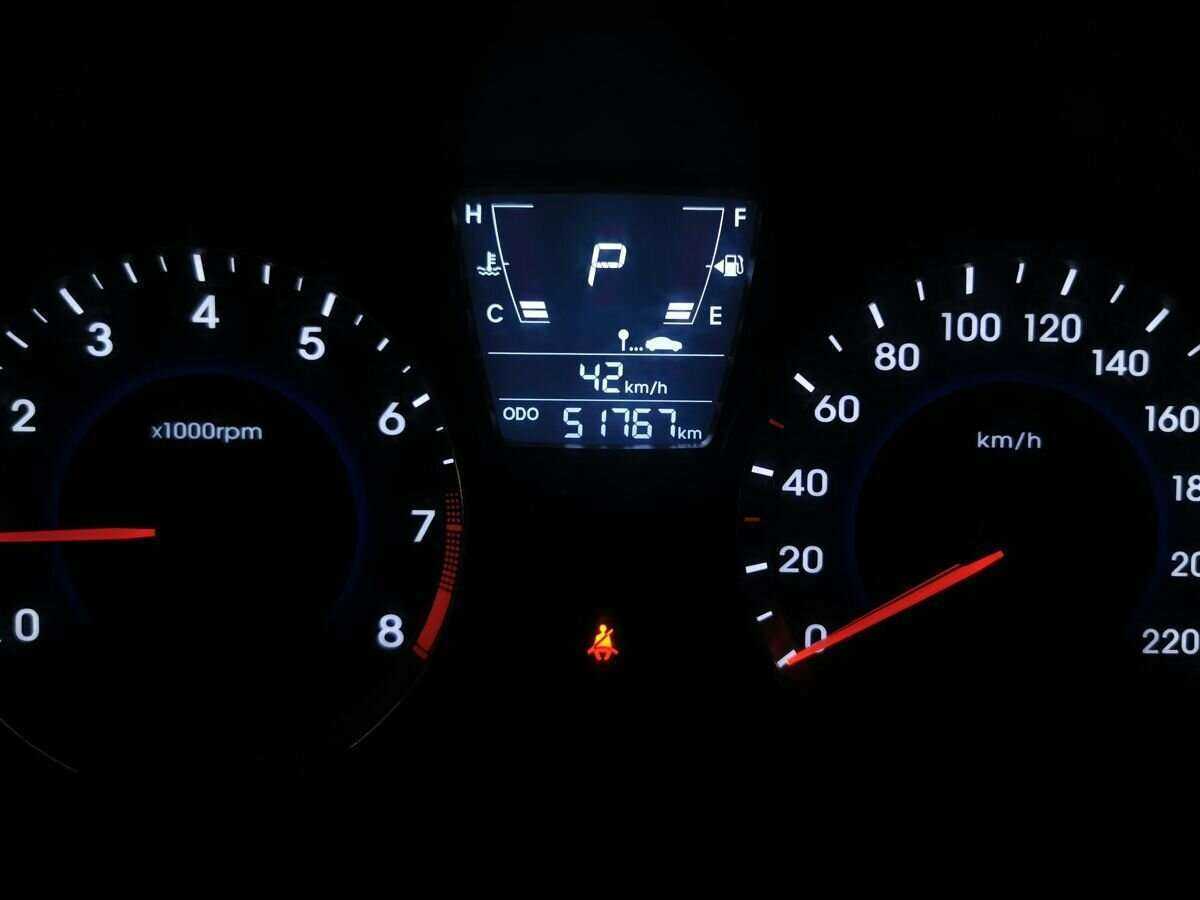 Hyundai Solaris с пробегом — 2014 год. Фото: #13