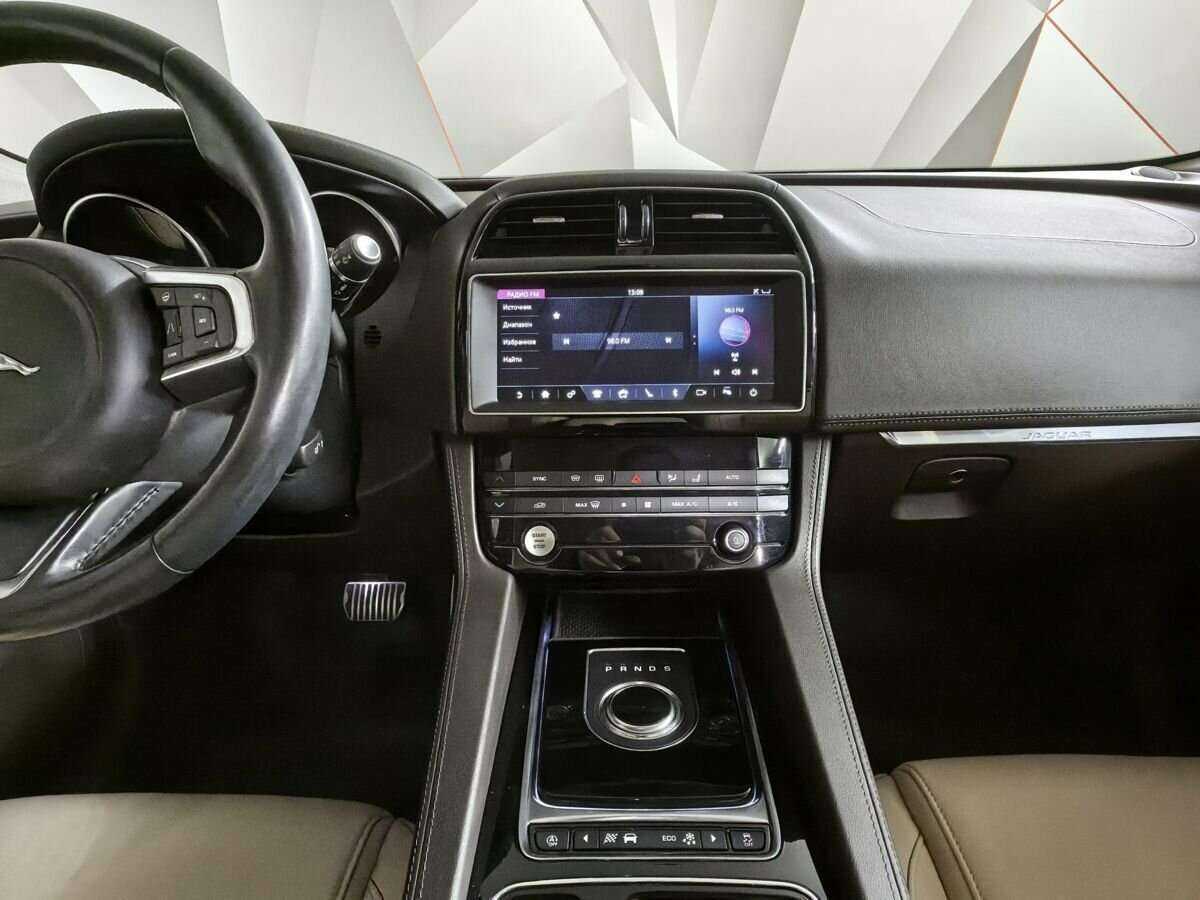 Jaguar F-Pace с пробегом — 2018 год. Фото: #10