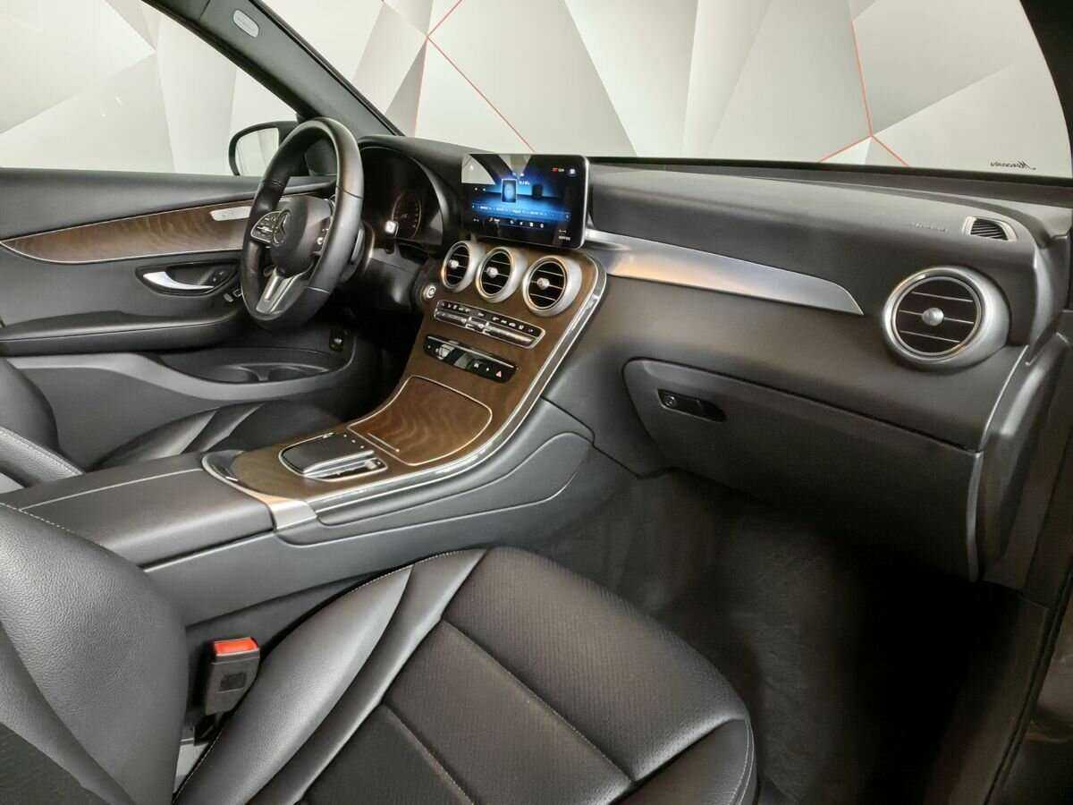 Mercedes-Benz GLC с пробегом — 2021 год. Фото: #7