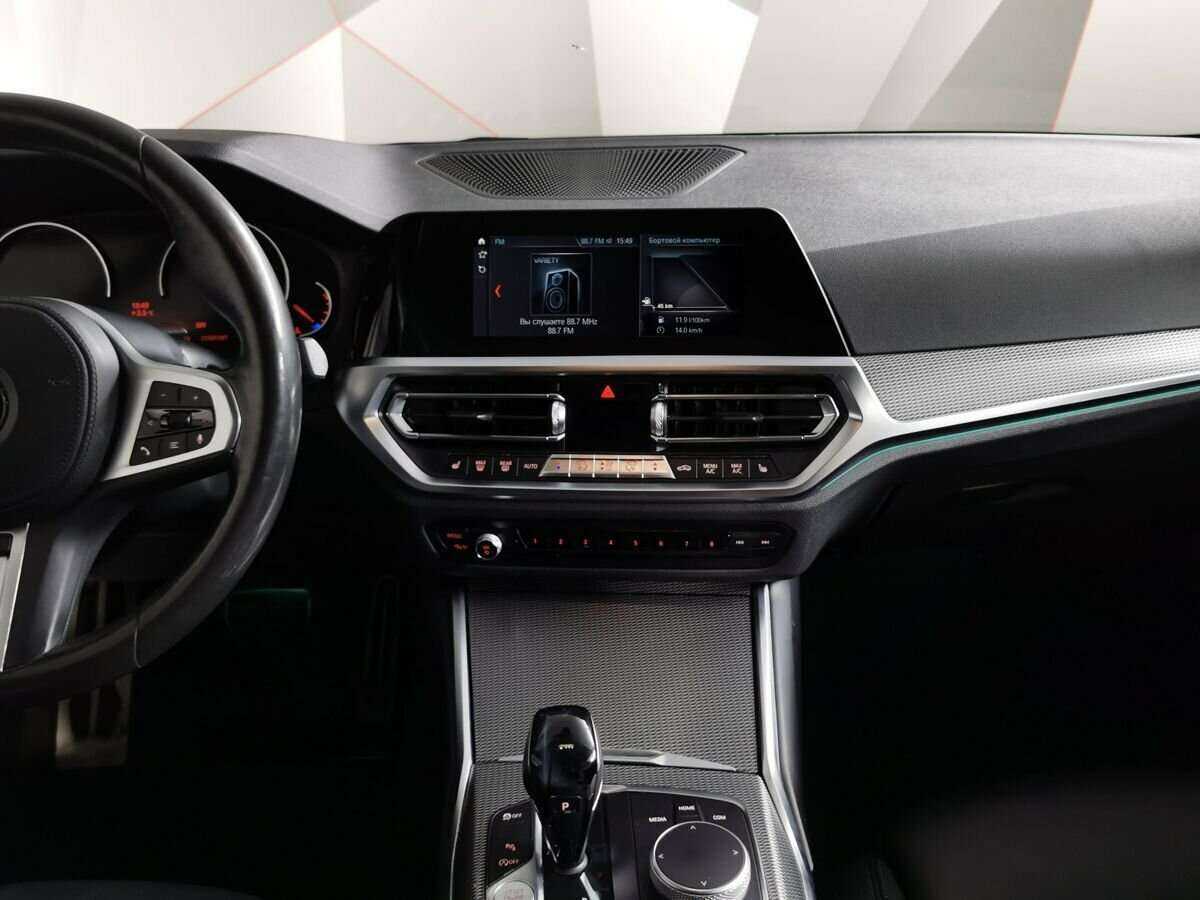 BMW 3 серии с пробегом — 2019 год. Фото: #10