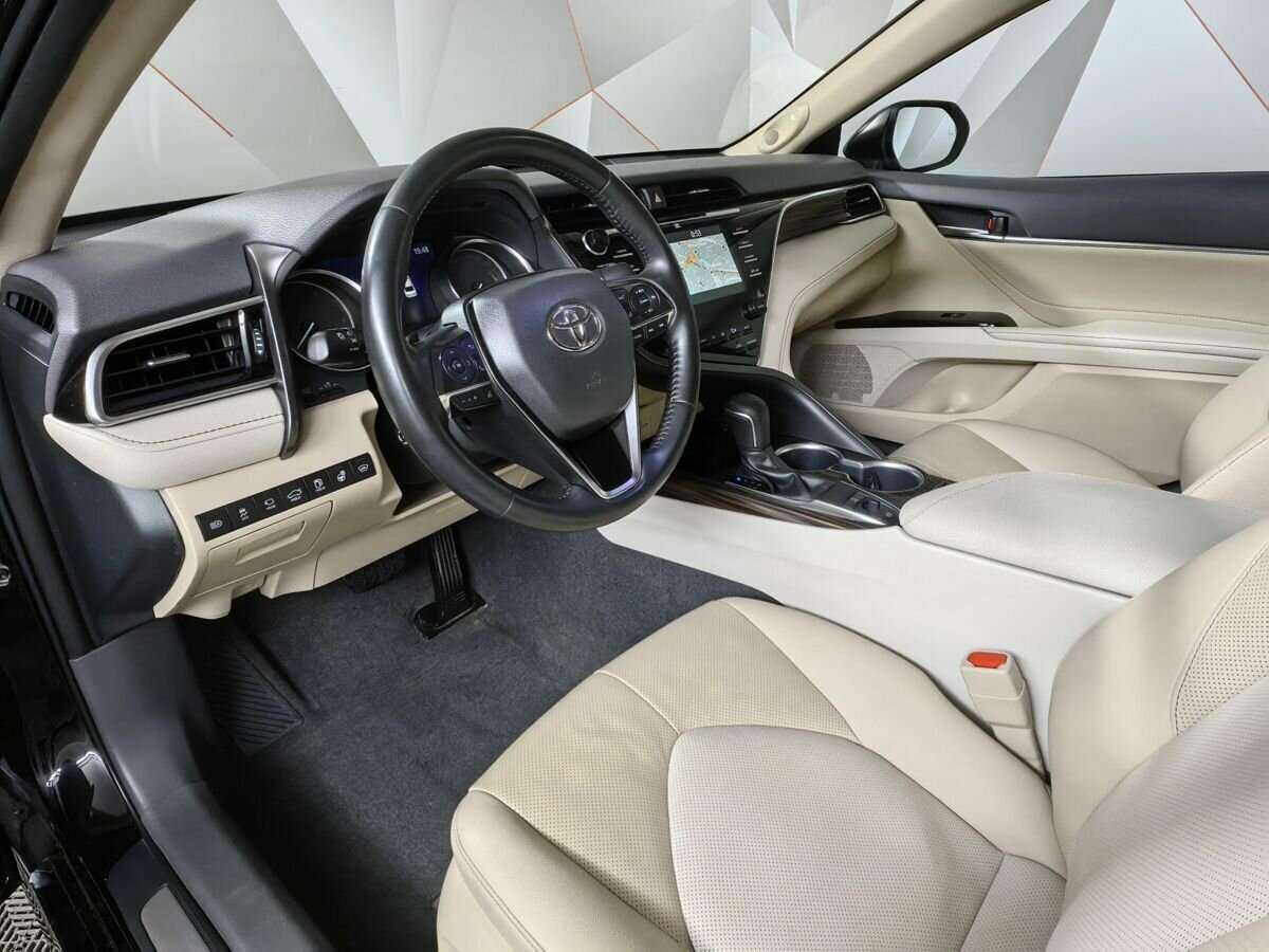 Toyota Camry с пробегом — 2020 год. Фото: #13