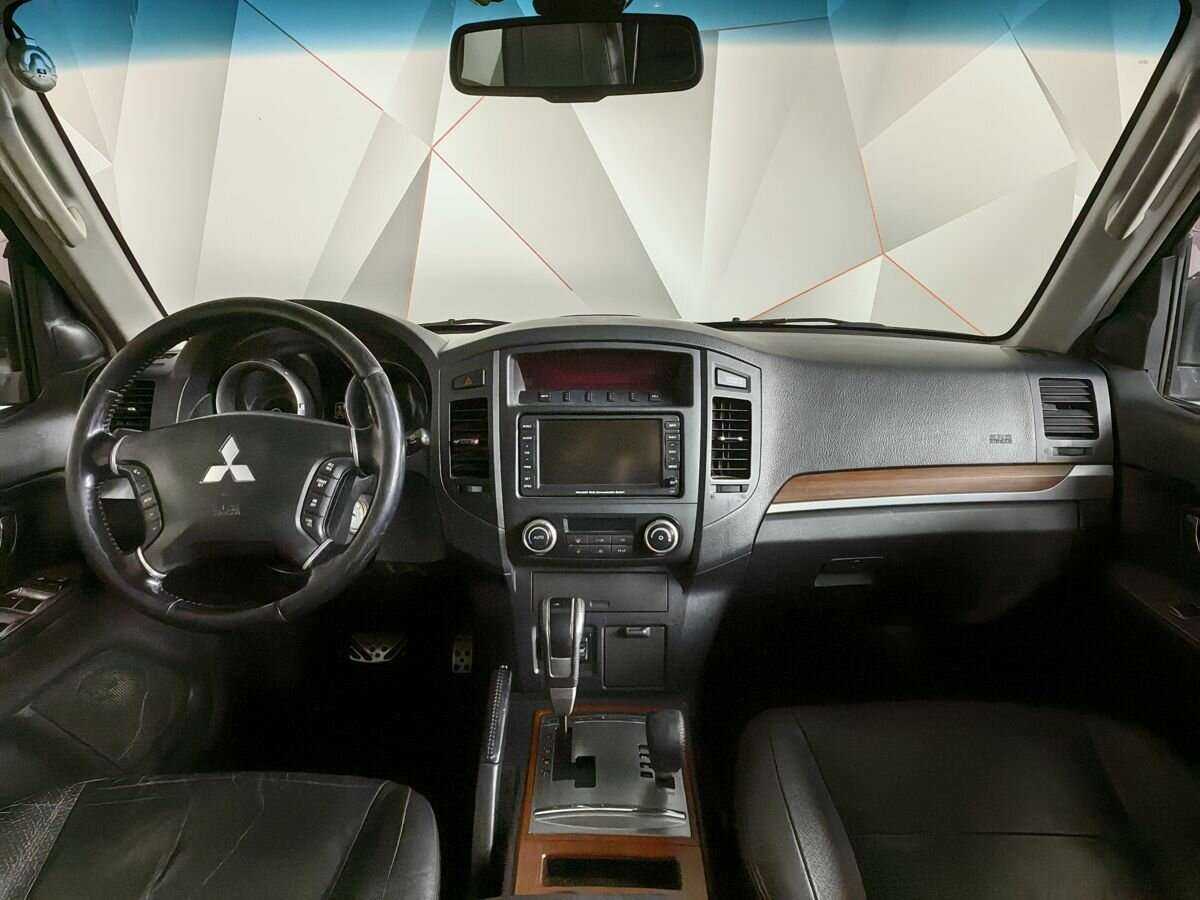 Mitsubishi Pajero с пробегом — 2008 год. Фото: #9