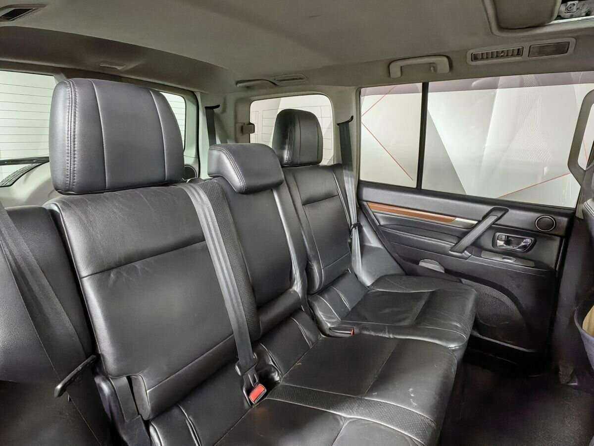 Mitsubishi Pajero с пробегом — 2008 год. Фото: #11