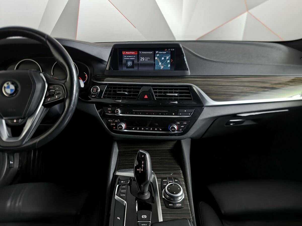 BMW 5 серии с пробегом — 2017 год. Фото: #7