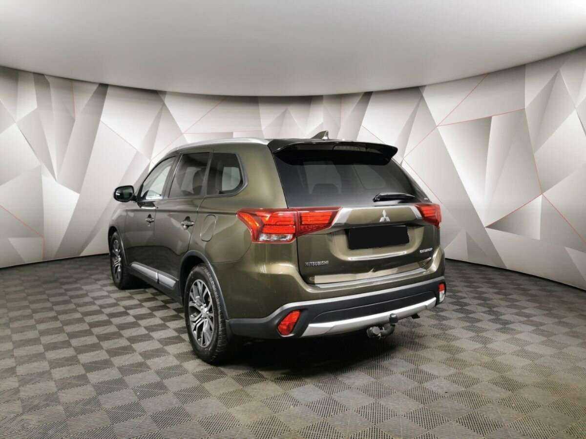 Mitsubishi Outlander с пробегом — 2018 год. Фото: #3
