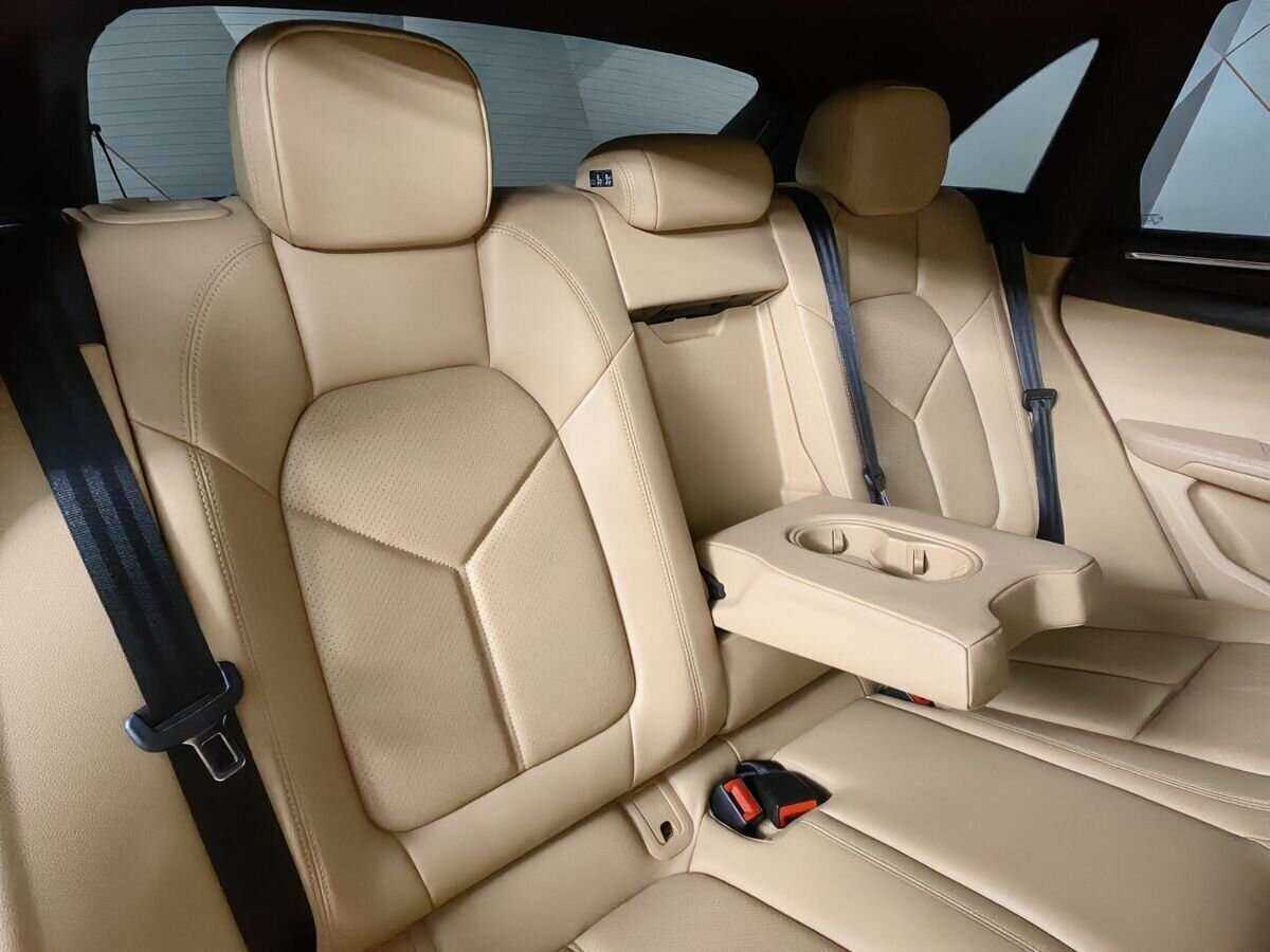 Porsche Macan с пробегом — 2018 год. Фото: #12