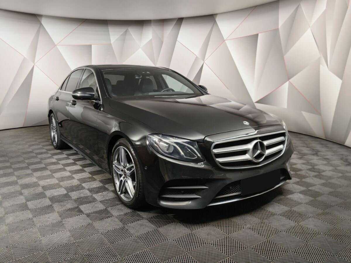 Mercedes-Benz E-Класс с пробегом — 2017 год. Фото: #2
