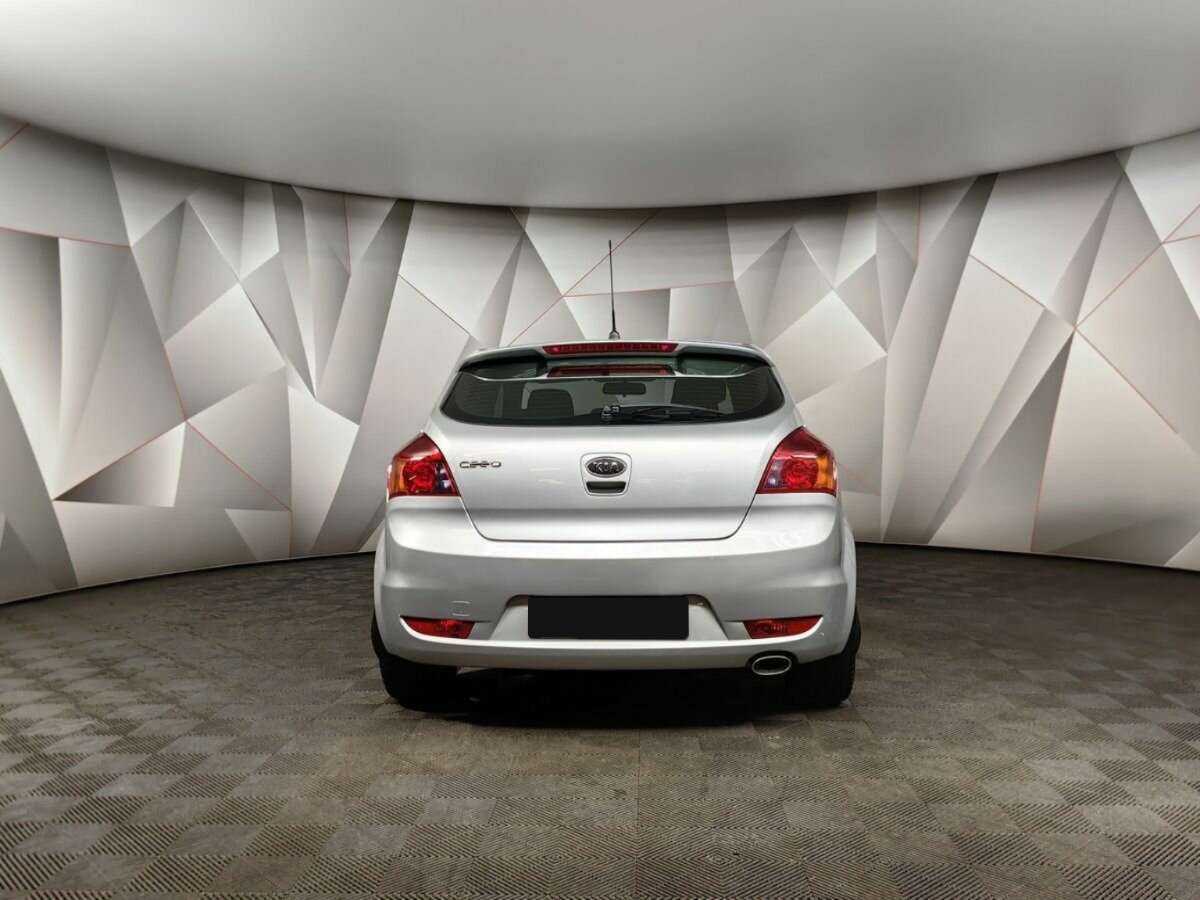 Kia Ceed с пробегом — 2008 год. Фото: #7