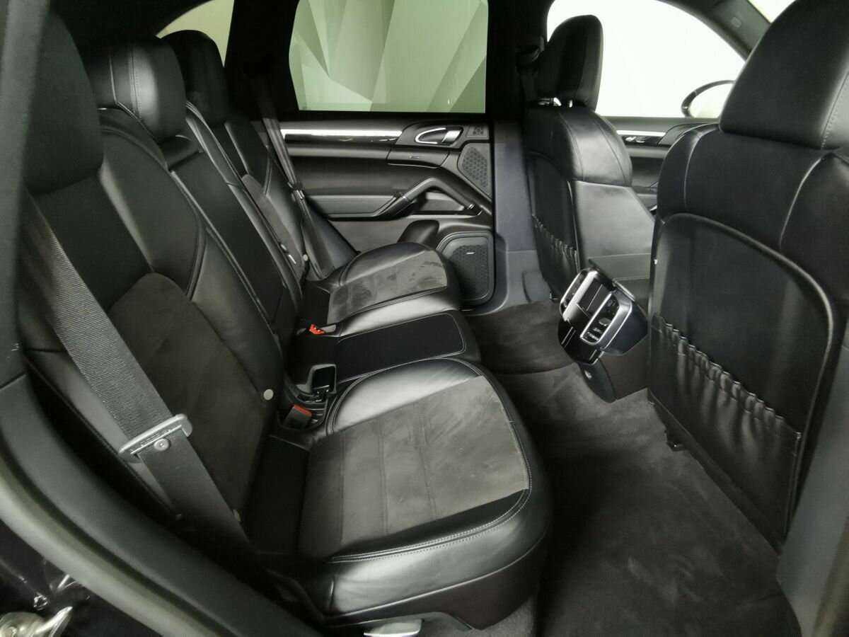 Porsche Cayenne с пробегом — 2017 год. Фото: #9