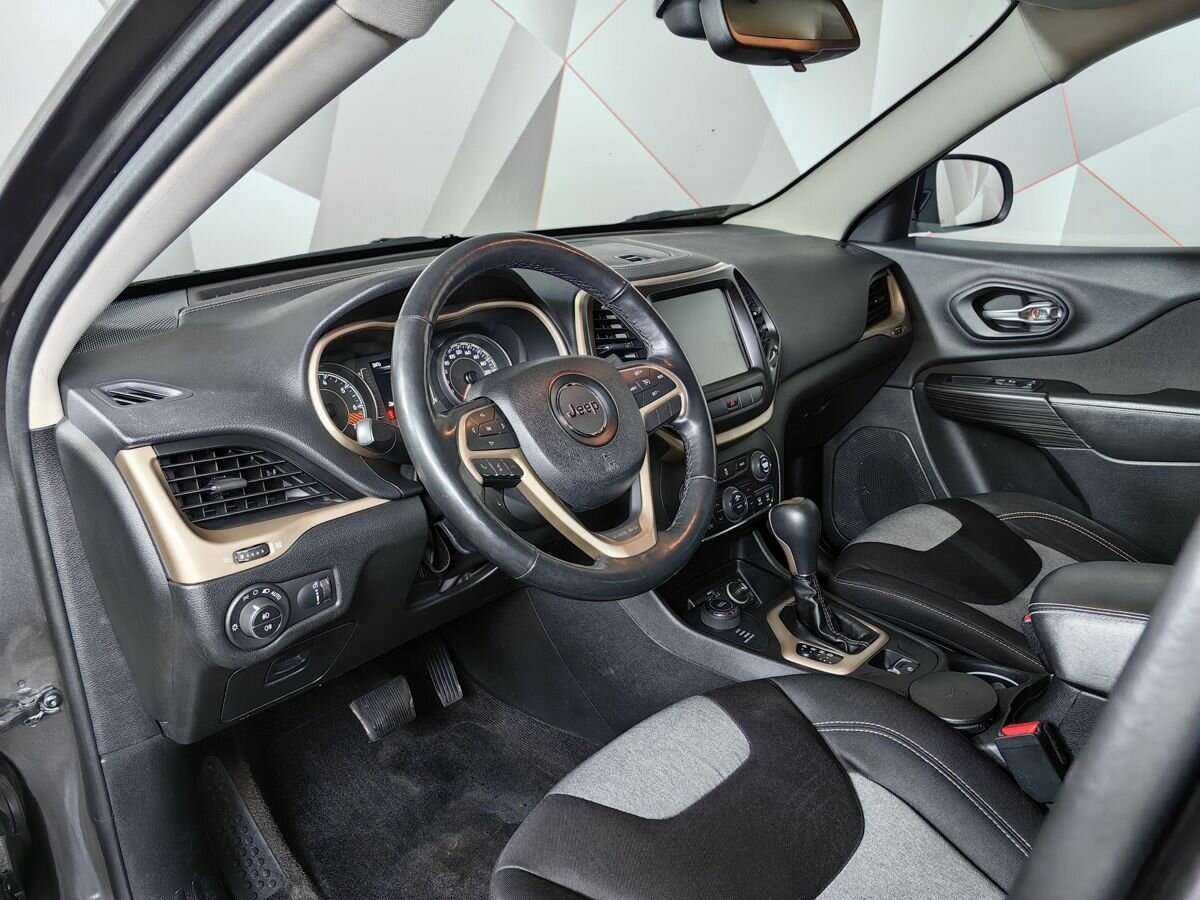 Jeep Cherokee с пробегом — 2014 год. Фото: #13