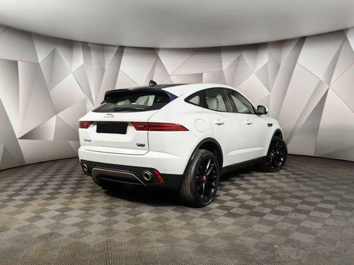 Jaguar E-Pace с пробегом — 2018 год. Фото: #1