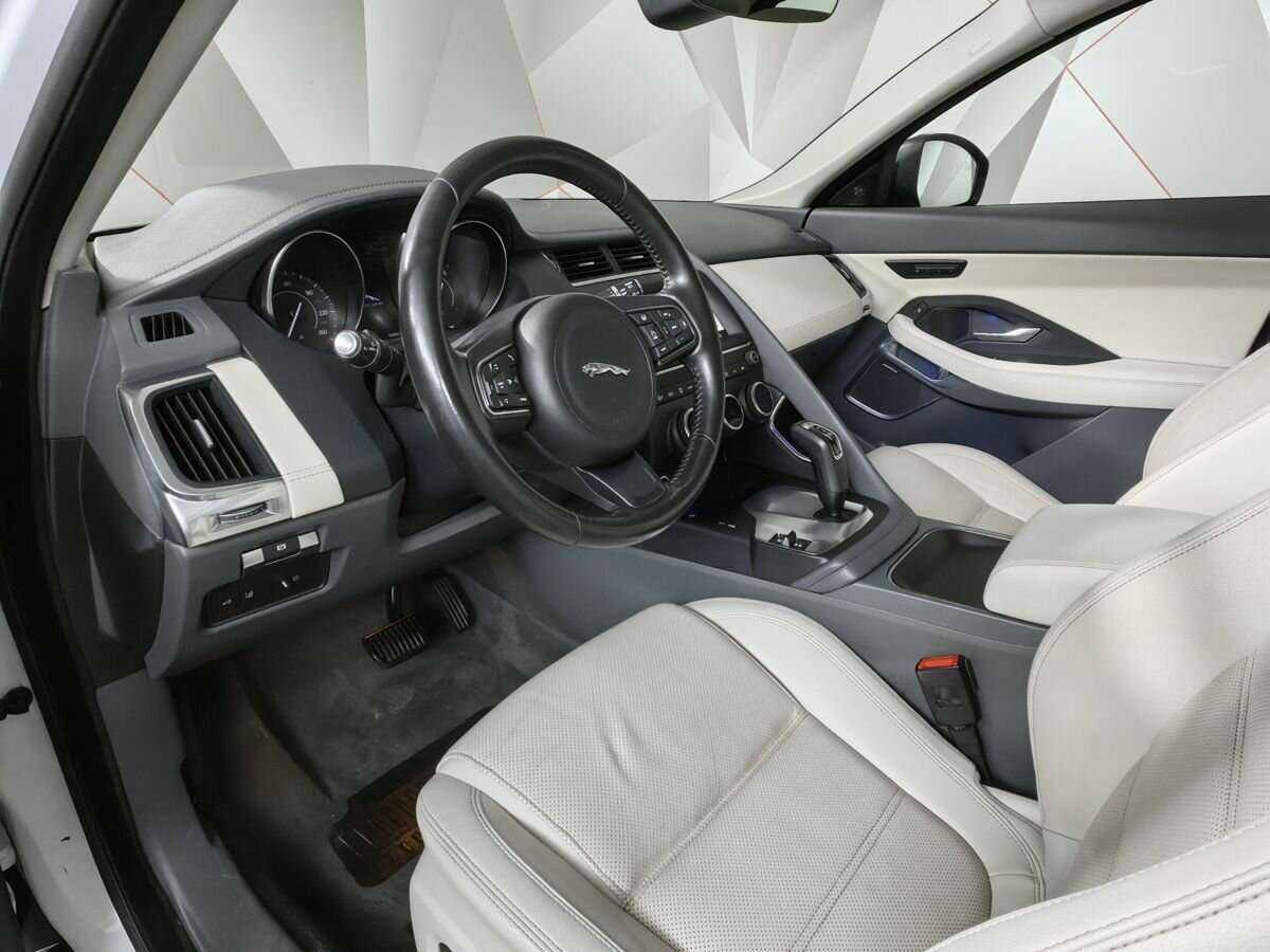 Jaguar E-Pace с пробегом — 2018 год. Фото: #13