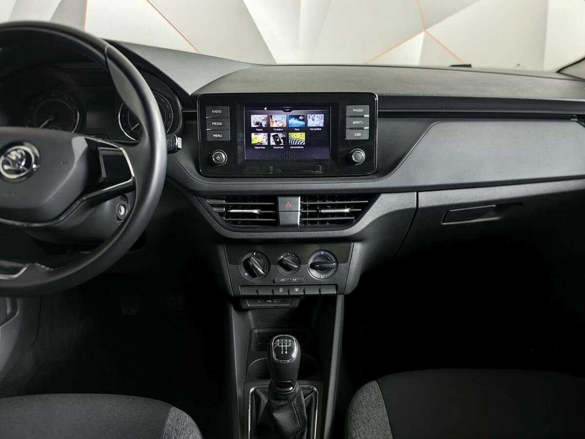 Skoda Rapid с пробегом — 2021 год. Фото: #10