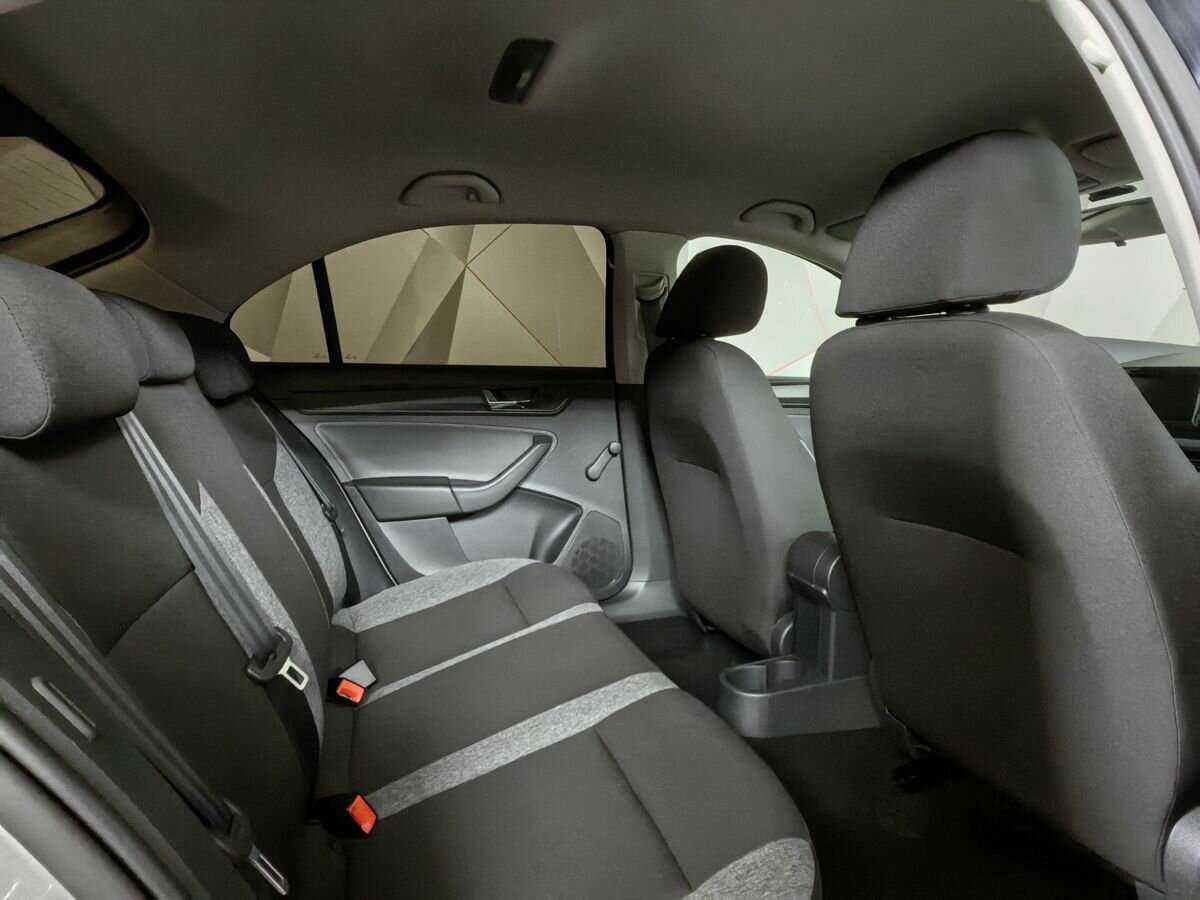 Skoda Rapid с пробегом — 2021 год. Фото: #11