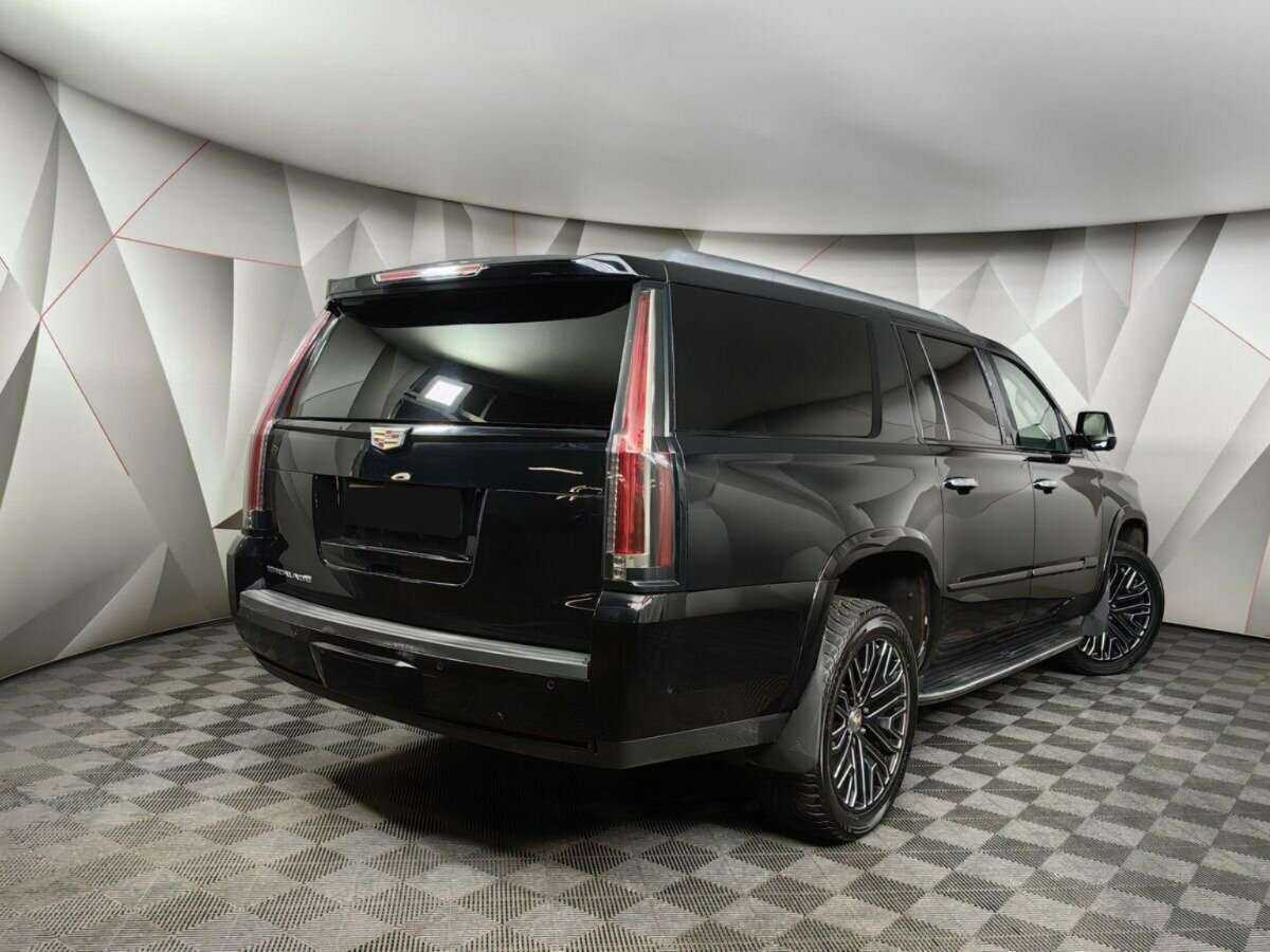 Cadillac Escalade с пробегом — 2019 год. Фото: #1