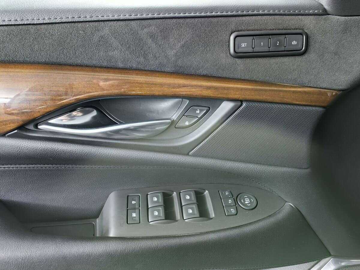 Cadillac Escalade с пробегом — 2019 год. Фото: #18
