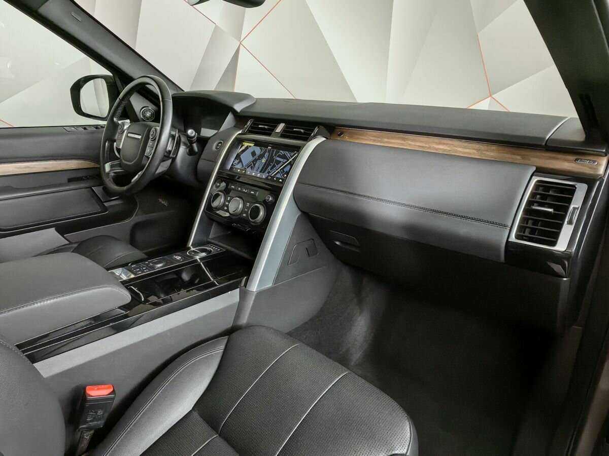 Land Rover Discovery с пробегом — 2018 год. Фото: #8