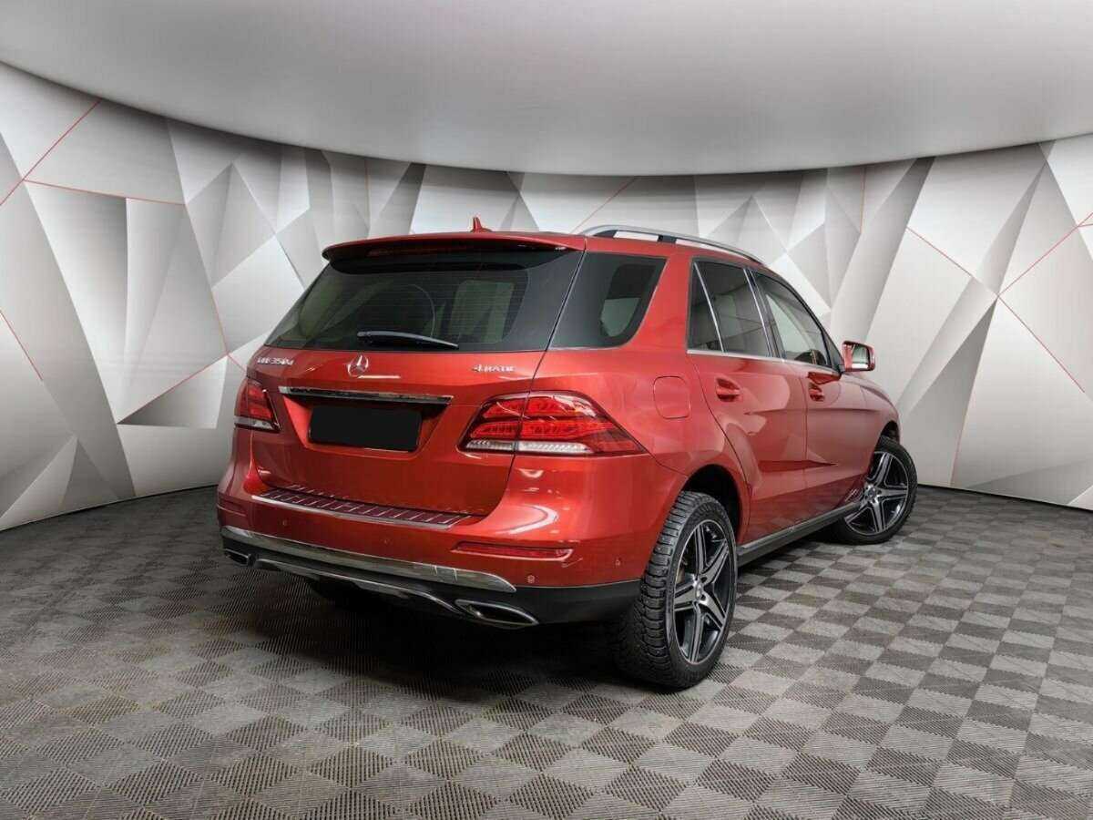 Mercedes-Benz GLE с пробегом — 2015 год. Фото: #1