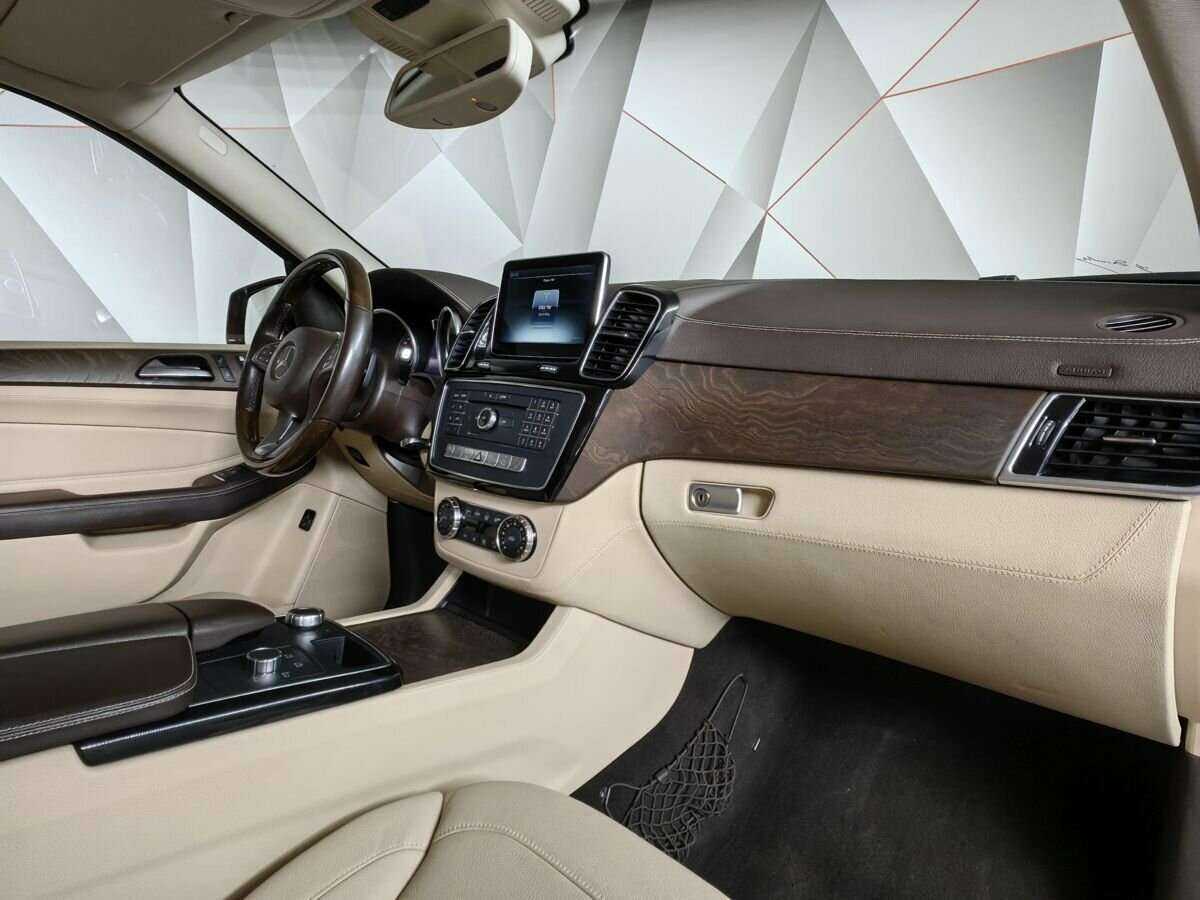 Mercedes-Benz GLE с пробегом — 2015 год. Фото: #8