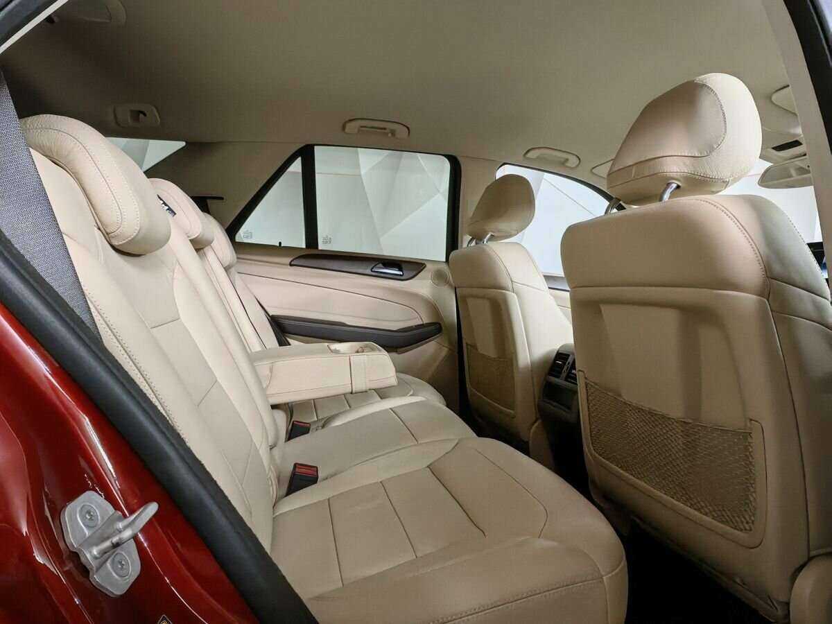 Mercedes-Benz GLE с пробегом — 2015 год. Фото: #11