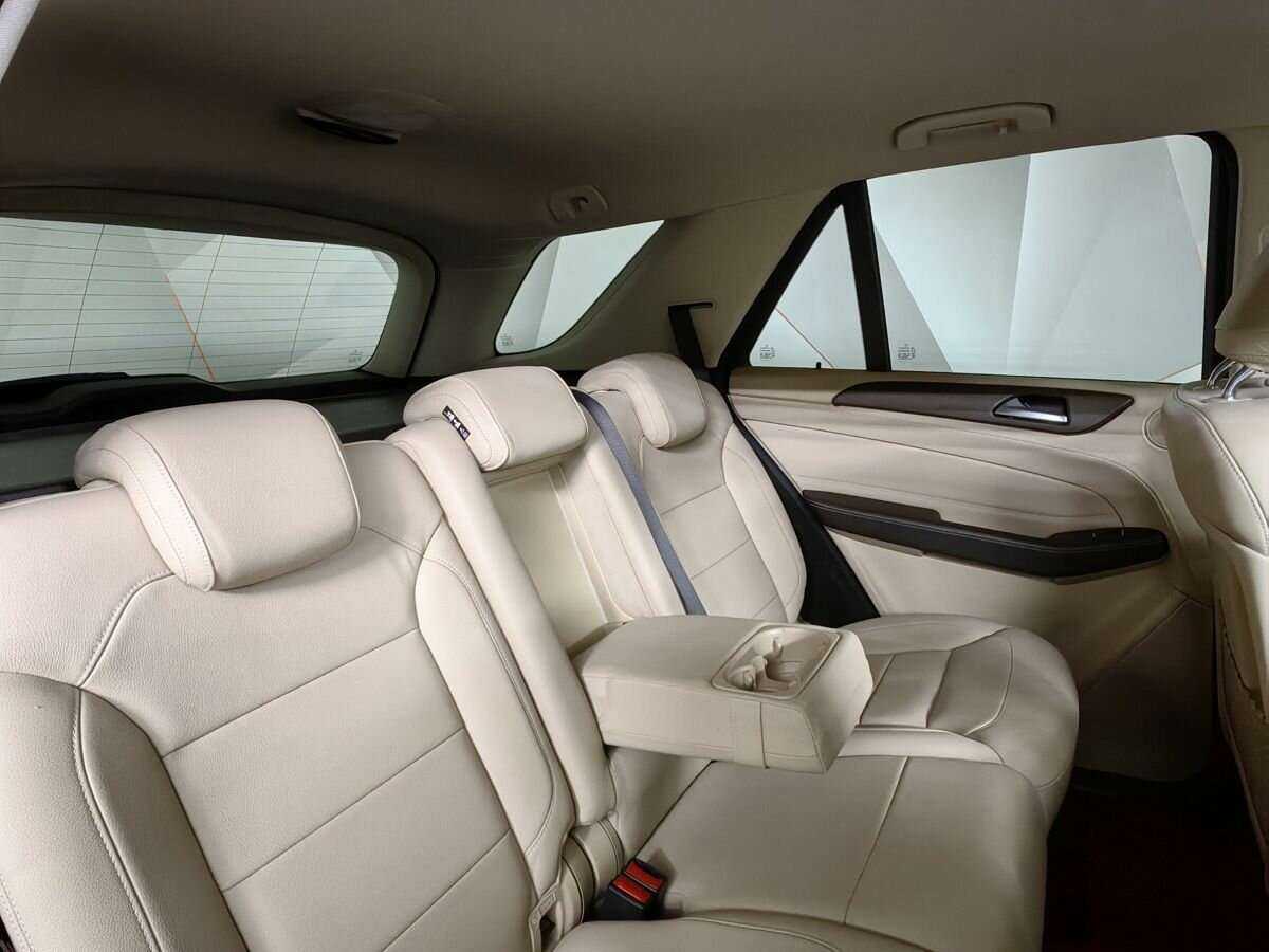 Mercedes-Benz GLE с пробегом — 2015 год. Фото: #12