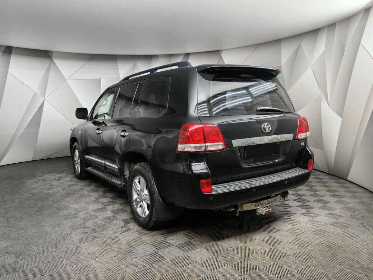 Toyota Land Cruiser с пробегом — 2011 год. Фото: #3