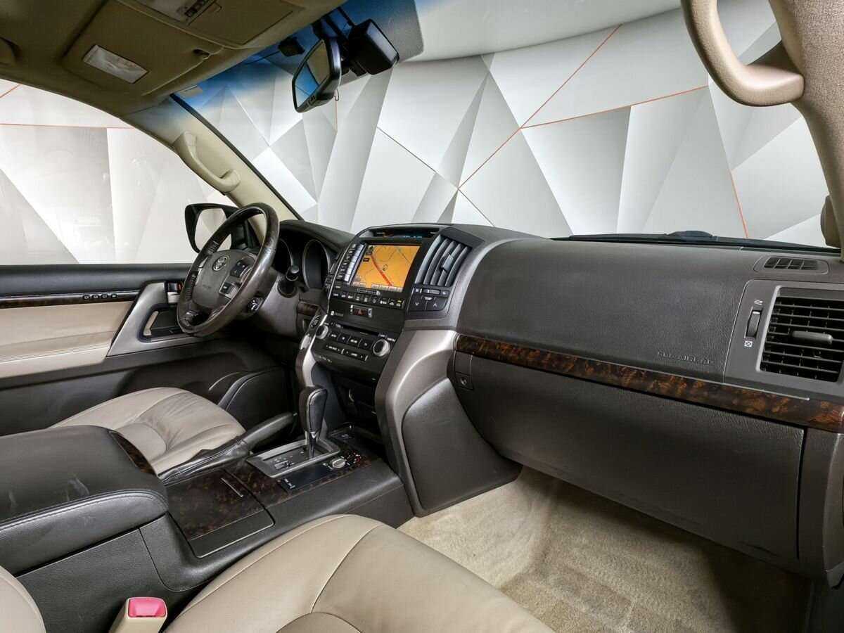 Toyota Land Cruiser с пробегом — 2011 год. Фото: #7