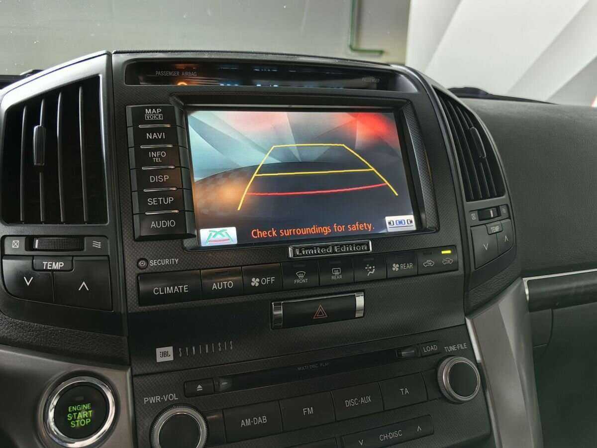 Toyota Land Cruiser с пробегом — 2011 год. Фото: #12