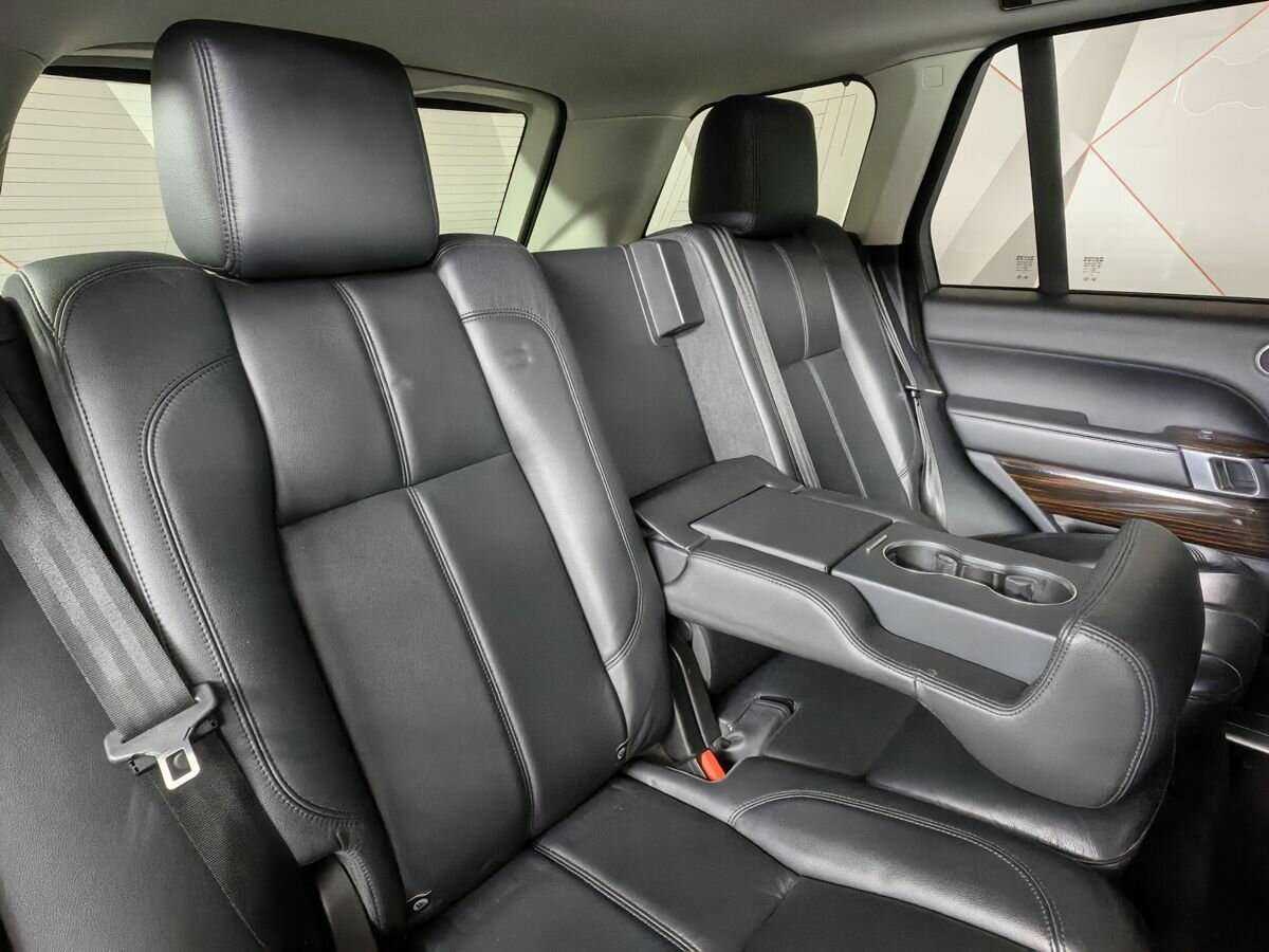 Land Rover Range Rover с пробегом — 2017 год. Фото: #12