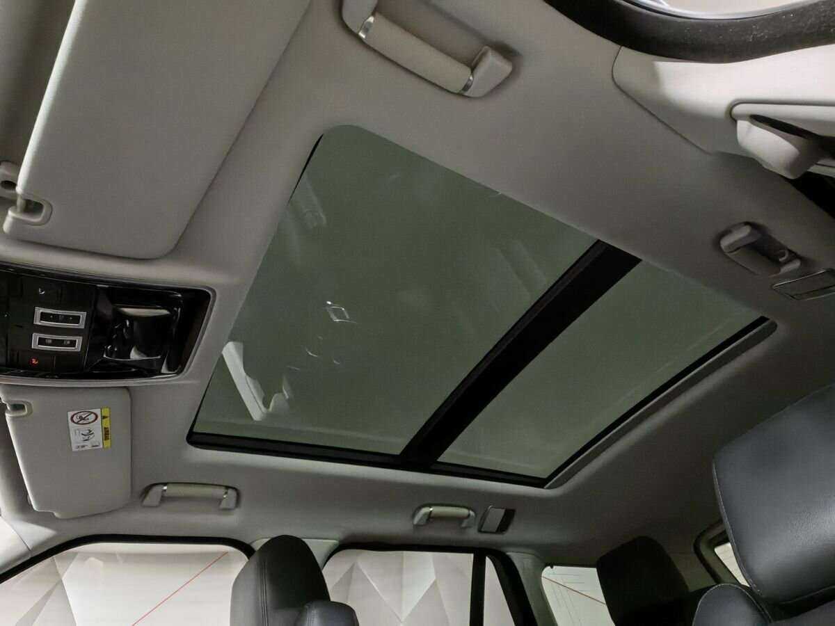 Land Rover Range Rover с пробегом — 2017 год. Фото: #16