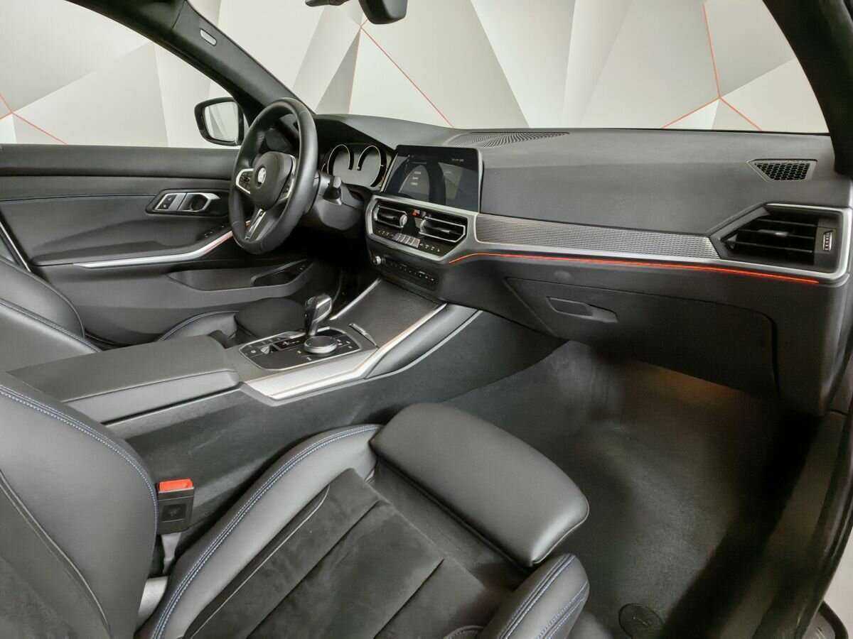 BMW 3 серии с пробегом — 2020 год. Фото: #8