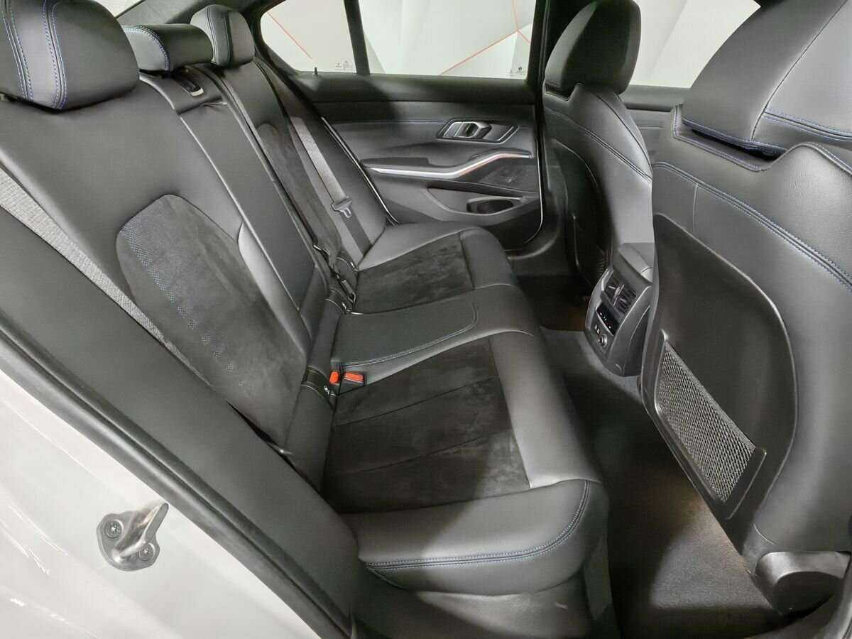 BMW 3 серии с пробегом — 2020 год. Фото: #11