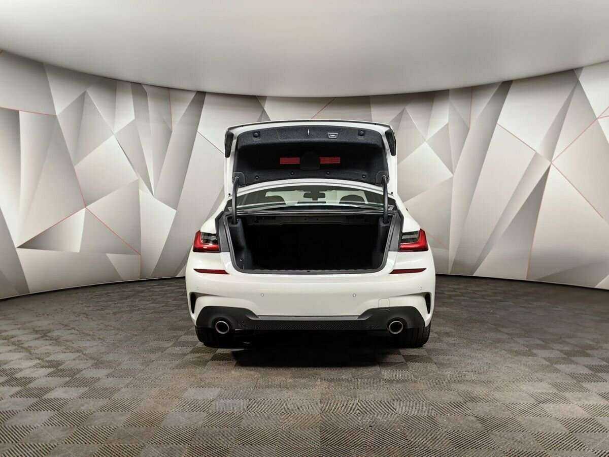 BMW 3 серии с пробегом — 2020 год. Фото: #19