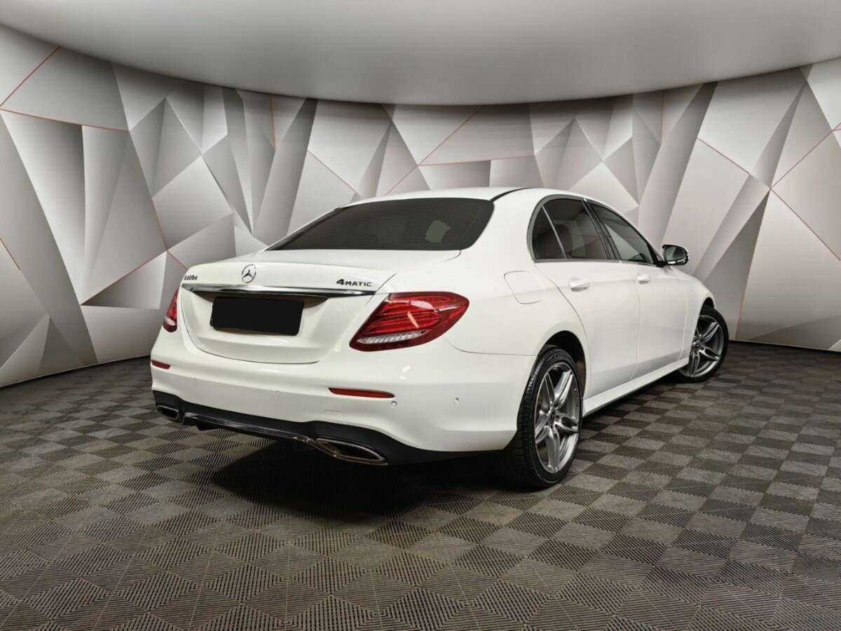 Mercedes-Benz E-Класс с пробегом — 2020 год. Фото: #1