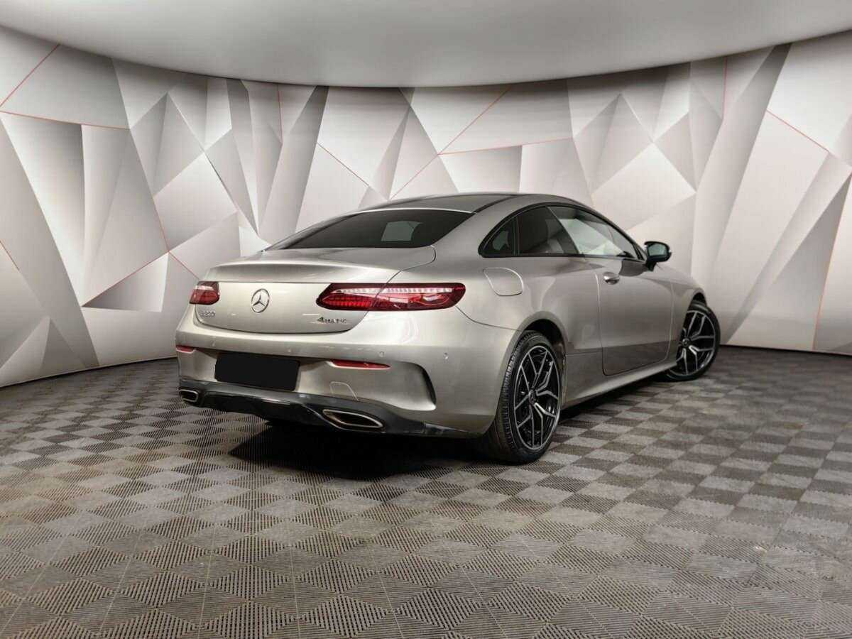 Mercedes-Benz E-Класс с пробегом — 2020 год. Фото: #1