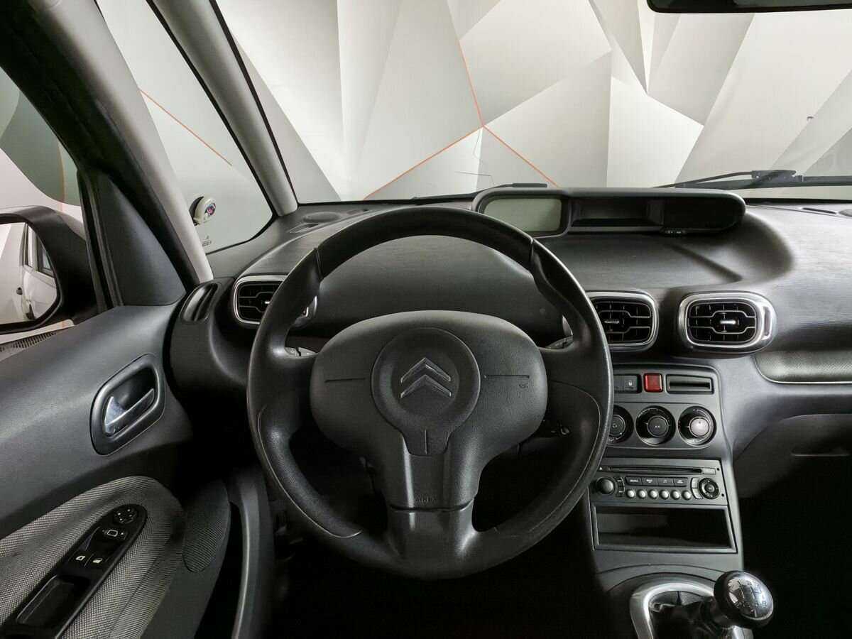 Citroen C3 Picasso с пробегом — 2011 год. Фото: #14