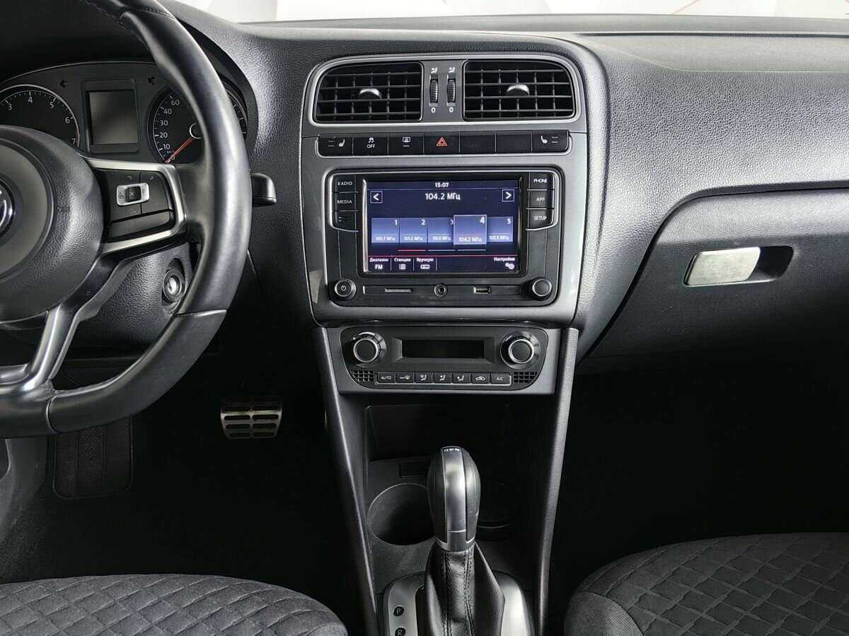 Volkswagen Polo с пробегом — 2018 год. Фото: #10
