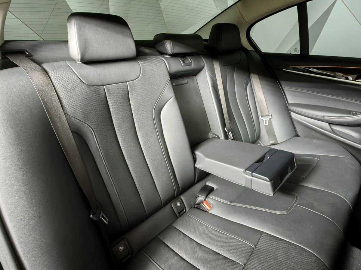 BMW 5 серии с пробегом — 2020 год. Фото: #12