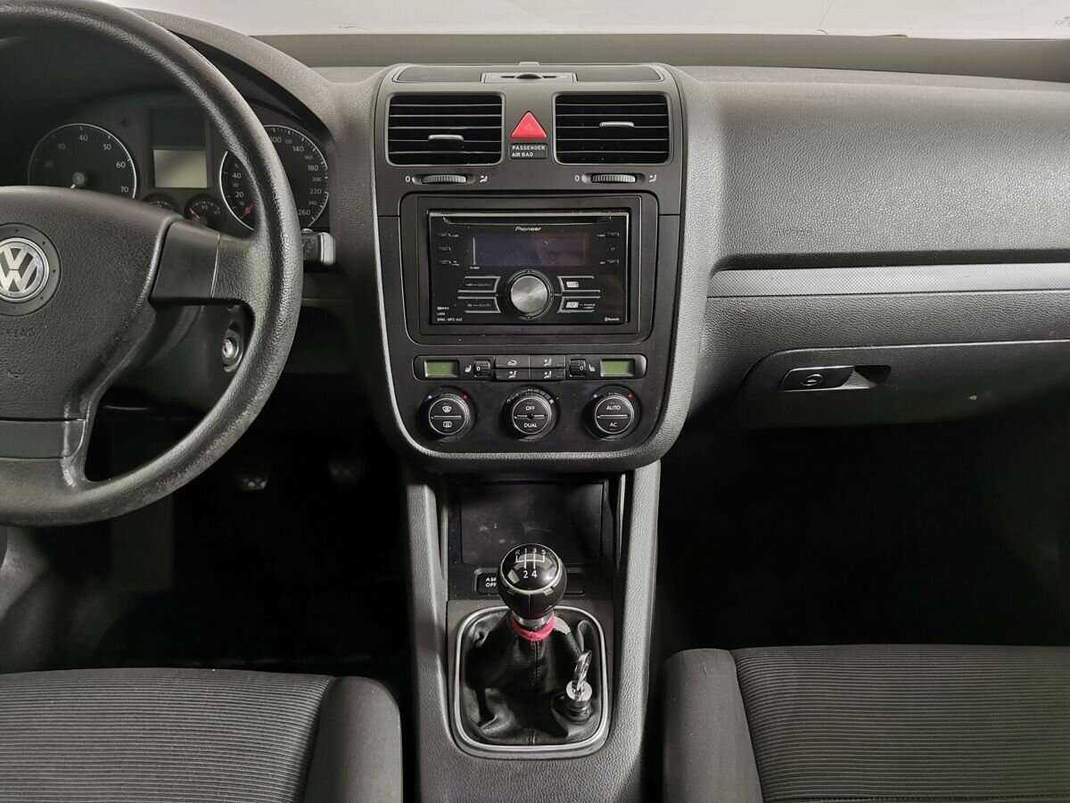 Volkswagen Golf с пробегом — 2007 год. Фото: #10