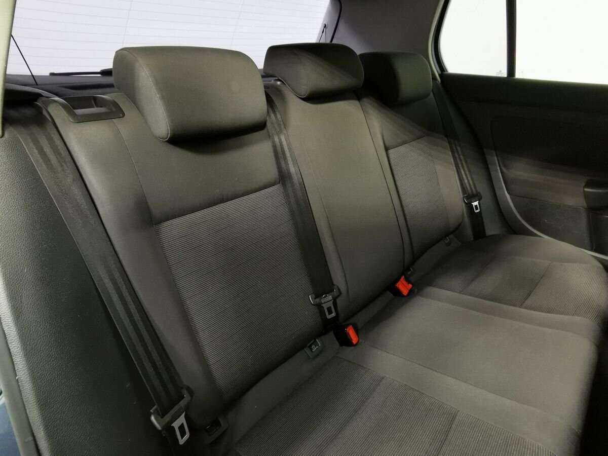 Volkswagen Golf с пробегом — 2007 год. Фото: #12