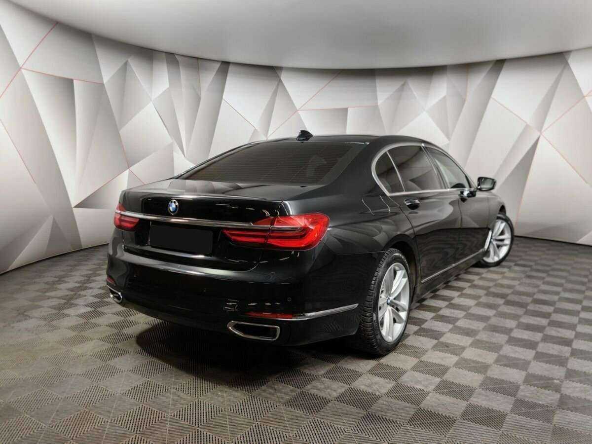 BMW 7 серии с пробегом — 2017 год. Фото: #1