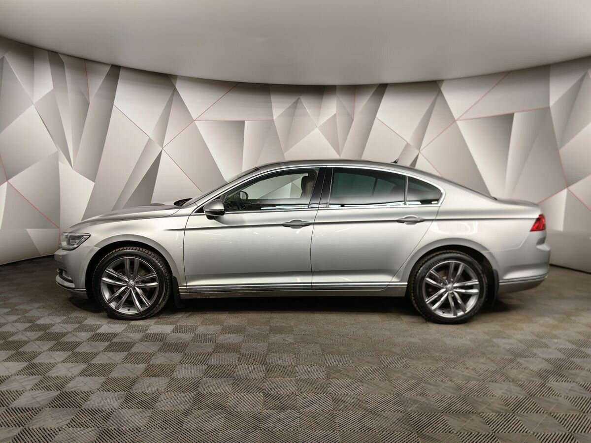 Volkswagen Passat с пробегом — 2017 год. Фото: #4