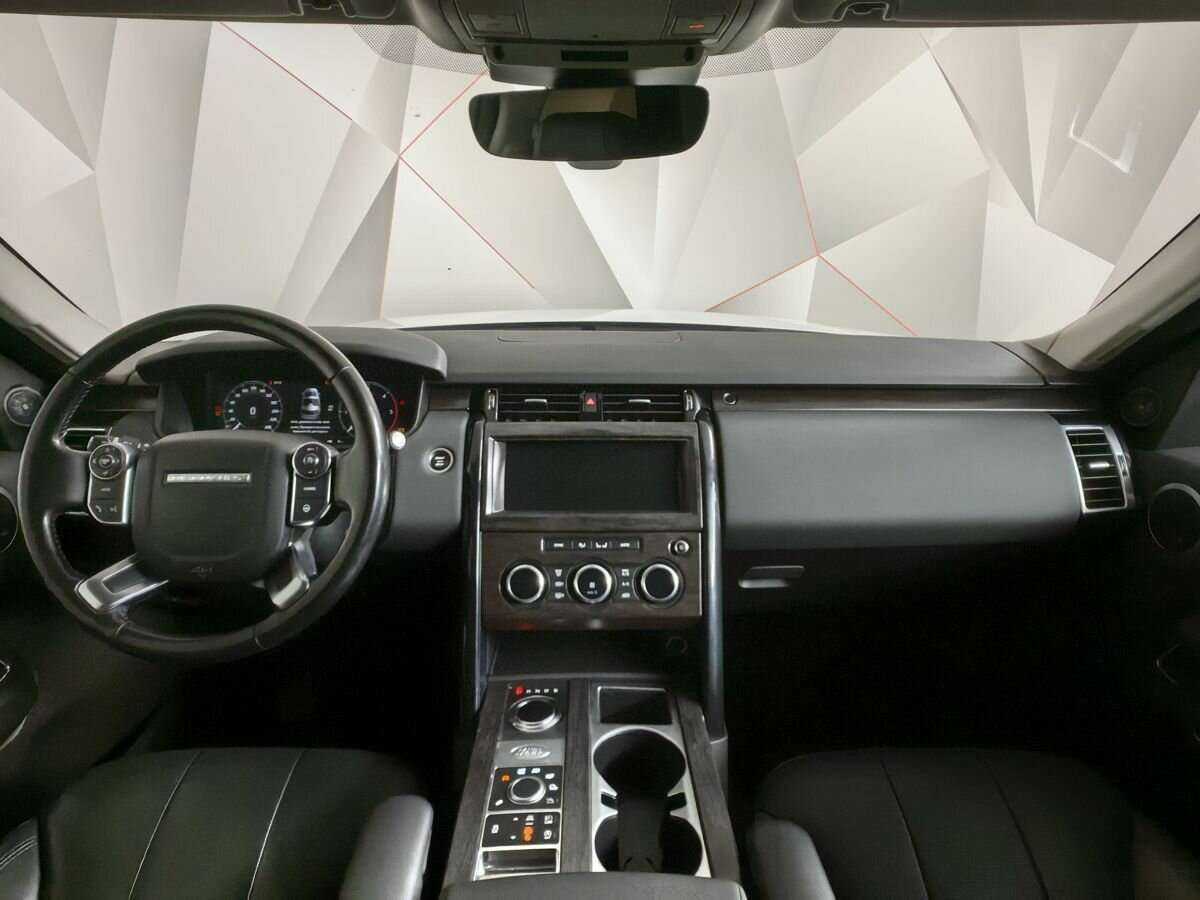 Land Rover Discovery с пробегом — 2018 год. Фото: #9